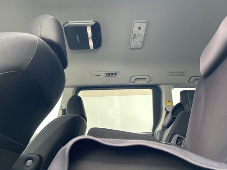 2007 TOYOTA NOAH 2.0L ZRR70W — photo 8