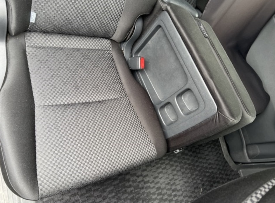 2007 TOYOTA NOAH 2.0L ZRR70W — photo 9