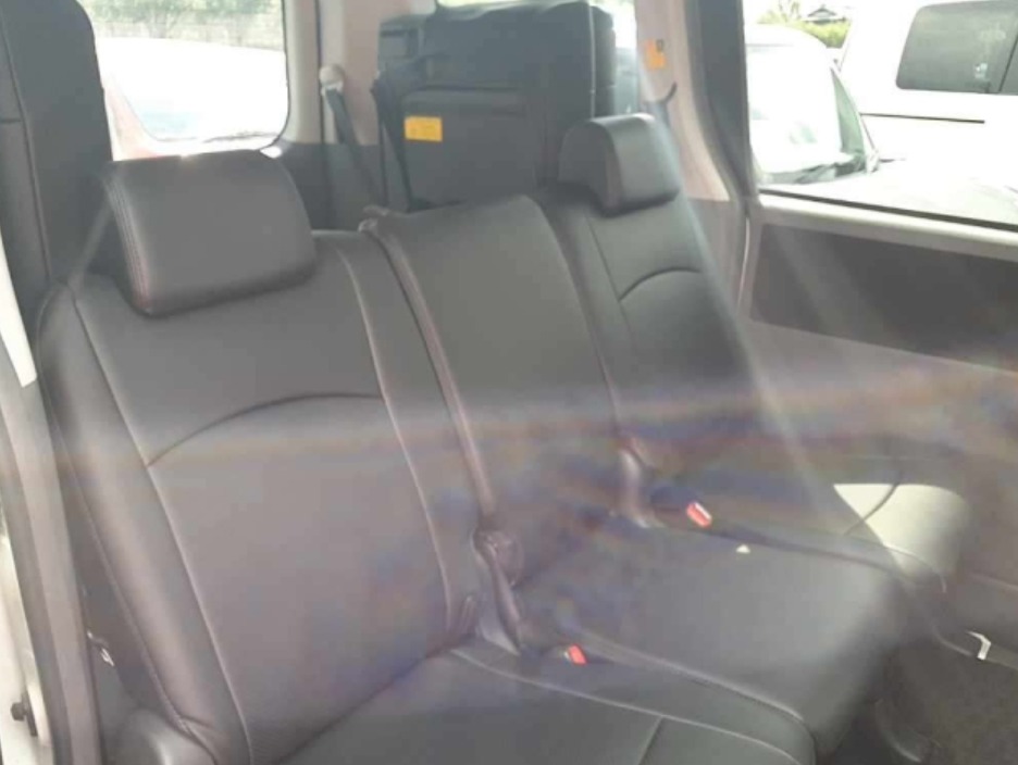 2009 TOYOTA VOXY ZS KIRAMEKI II — photo 3