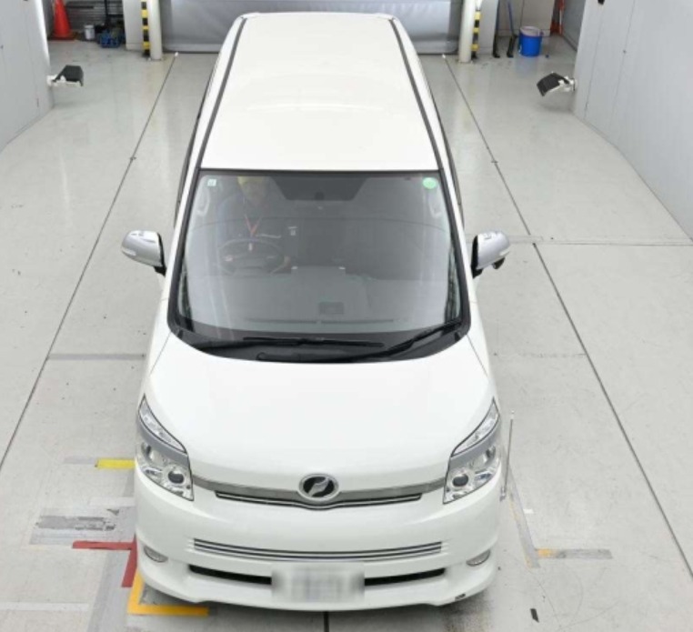 2009 TOYOTA VOXY ZS KIRAMEKI II — photo 6