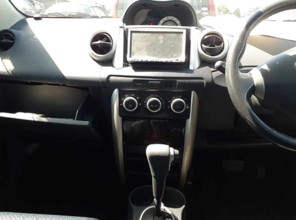 2005 TOYOTA IST 1500CC — photo 5