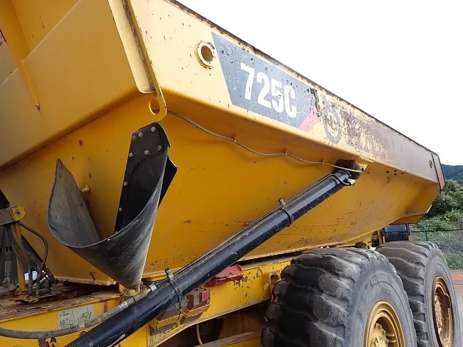 2015 CATERPILLAR 725C — photo 6