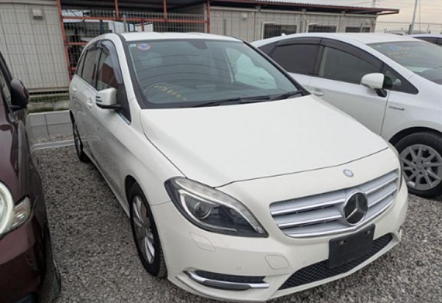 2014 MERCEDES B180 DBA-246242