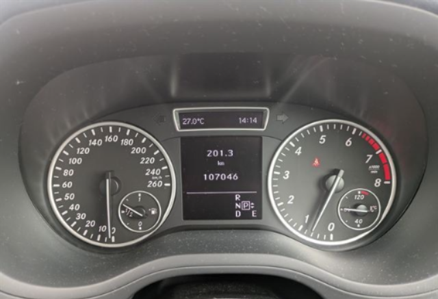 2014 MERCEDES  B180 DBA-246242 — photo 3