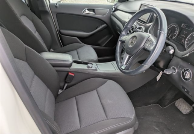 2014 MERCEDES  B180 DBA-246242 — photo 9