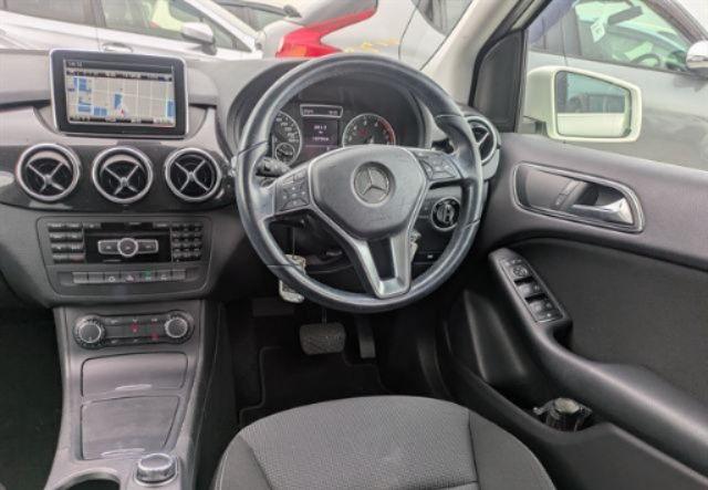 2014 MERCEDES  B180 DBA-246242 — photo 14
