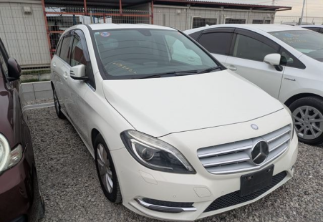 2014 MERCEDES  B180 DBA-246242 — photo 16