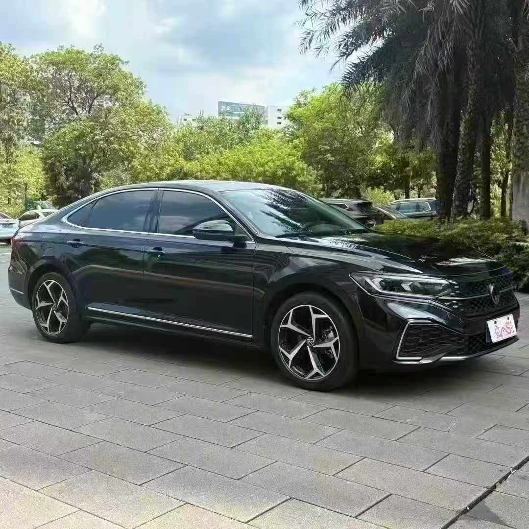 2025 Volkswagen Volkswagen Passat 380 TSI — photo 8