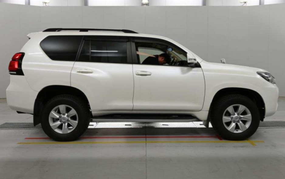 2021 Land Cruiser Prado TRJ1501 — photo 2