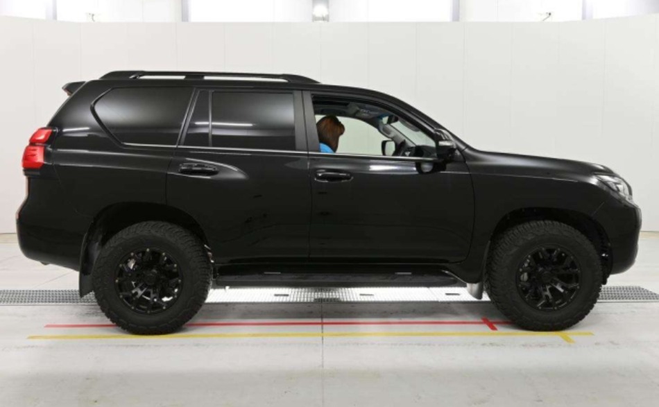2022 Land Cruiser Prado GDJI 150W — photo 4