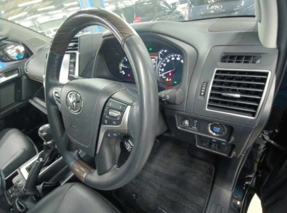 2022 Land Cruiser Prado GDJI 150W — photo 10