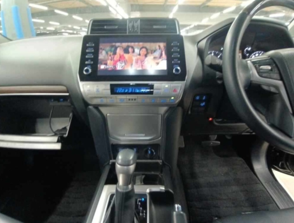 2022 Land Cruiser Prado GDJI 150W — photo 12
