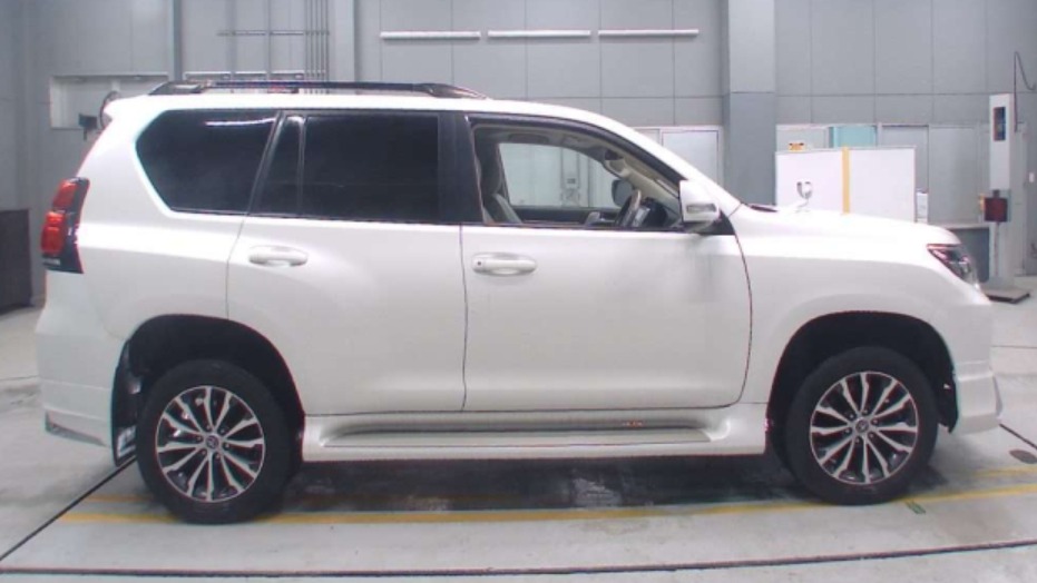 2021 Land  Cruiser Prado TRJ1501 — photo 3