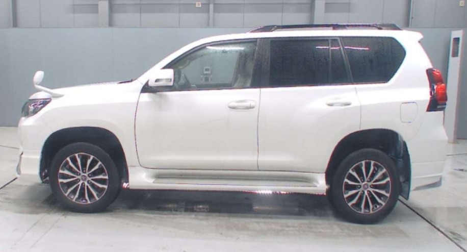 2021 Land  Cruiser Prado TRJ1501 — photo 4