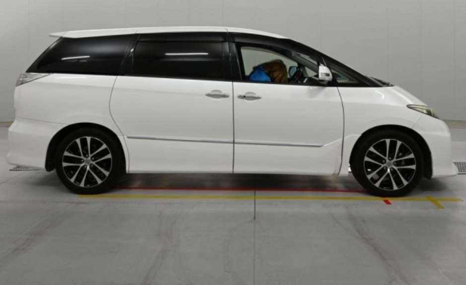 2013 Toyota Estima Estima — photo 4