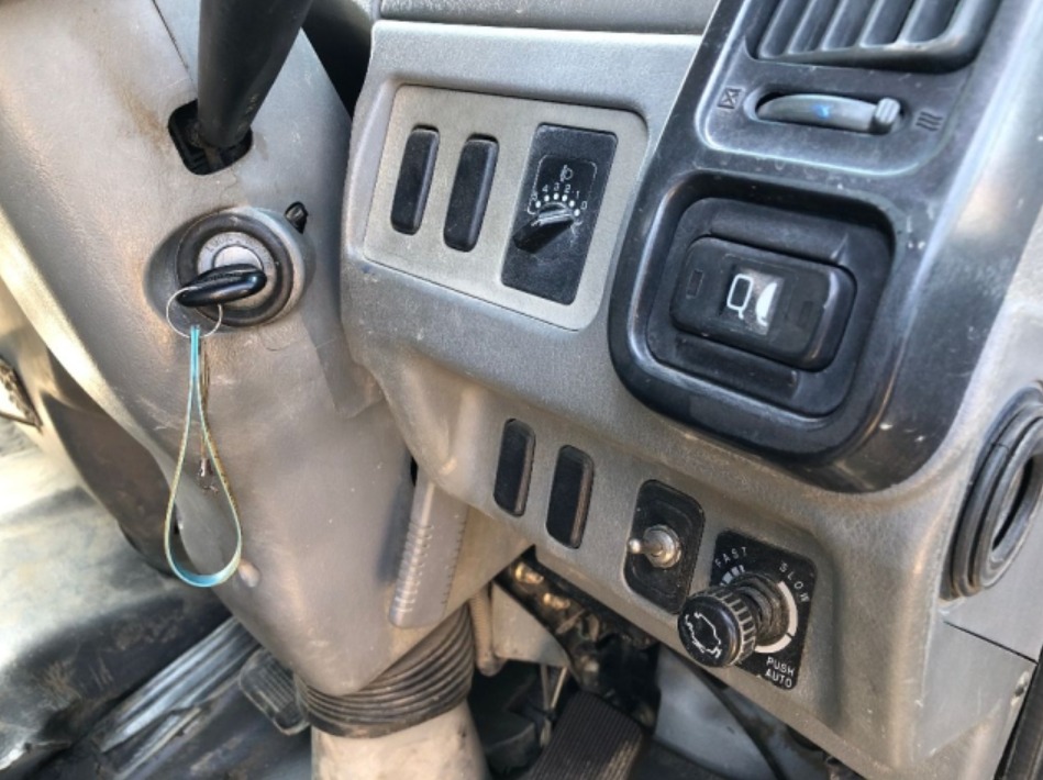 2000 Mistubishi Fighter  FK71HC — photo 5
